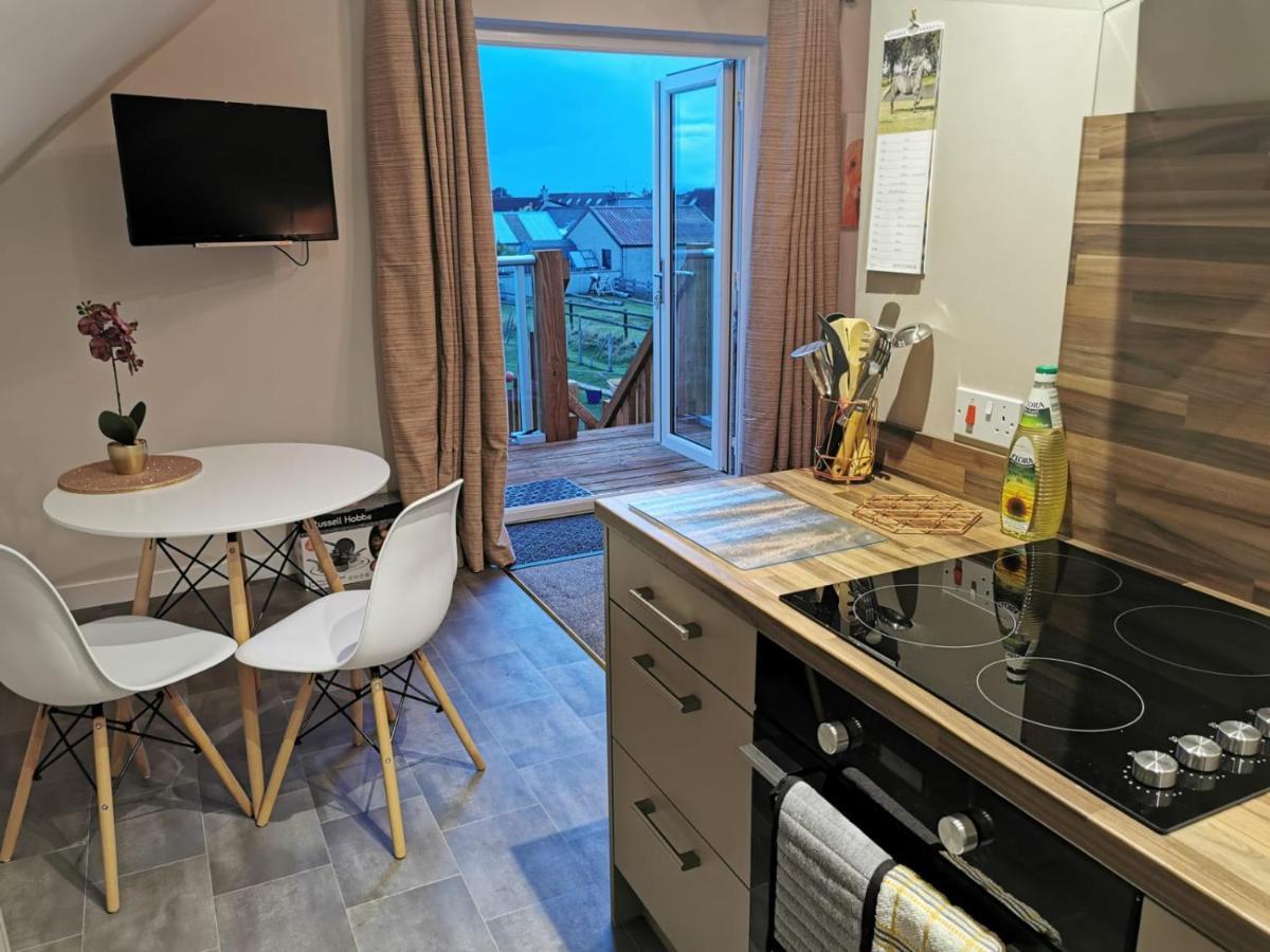 Apartament Vicki's Den Tain Zewnętrze zdjęcie